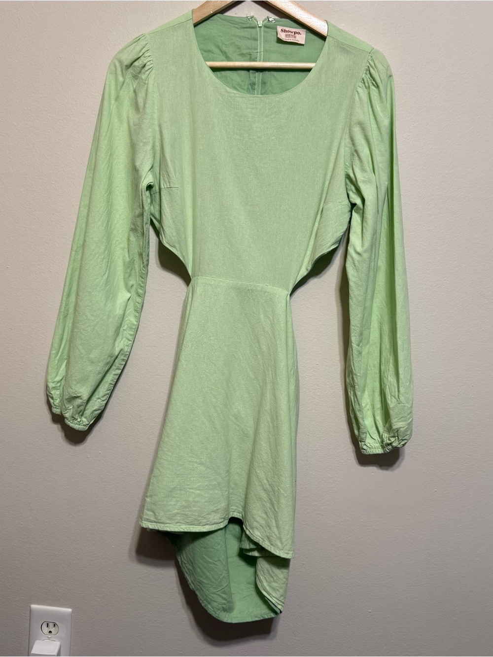 Showpo Light Green Womenโs Long sleeve Dress Cut out zipper Stretch Waist Size 6